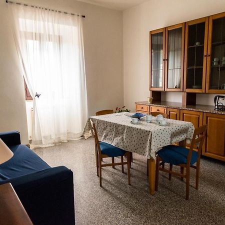 Sulle Orme Di Francesco Appartamento Blu Бастия Умбра Екстериор снимка