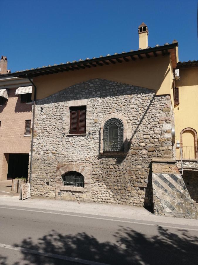 Sulle Orme Di Francesco Appartamento Blu Бастия Умбра Екстериор снимка