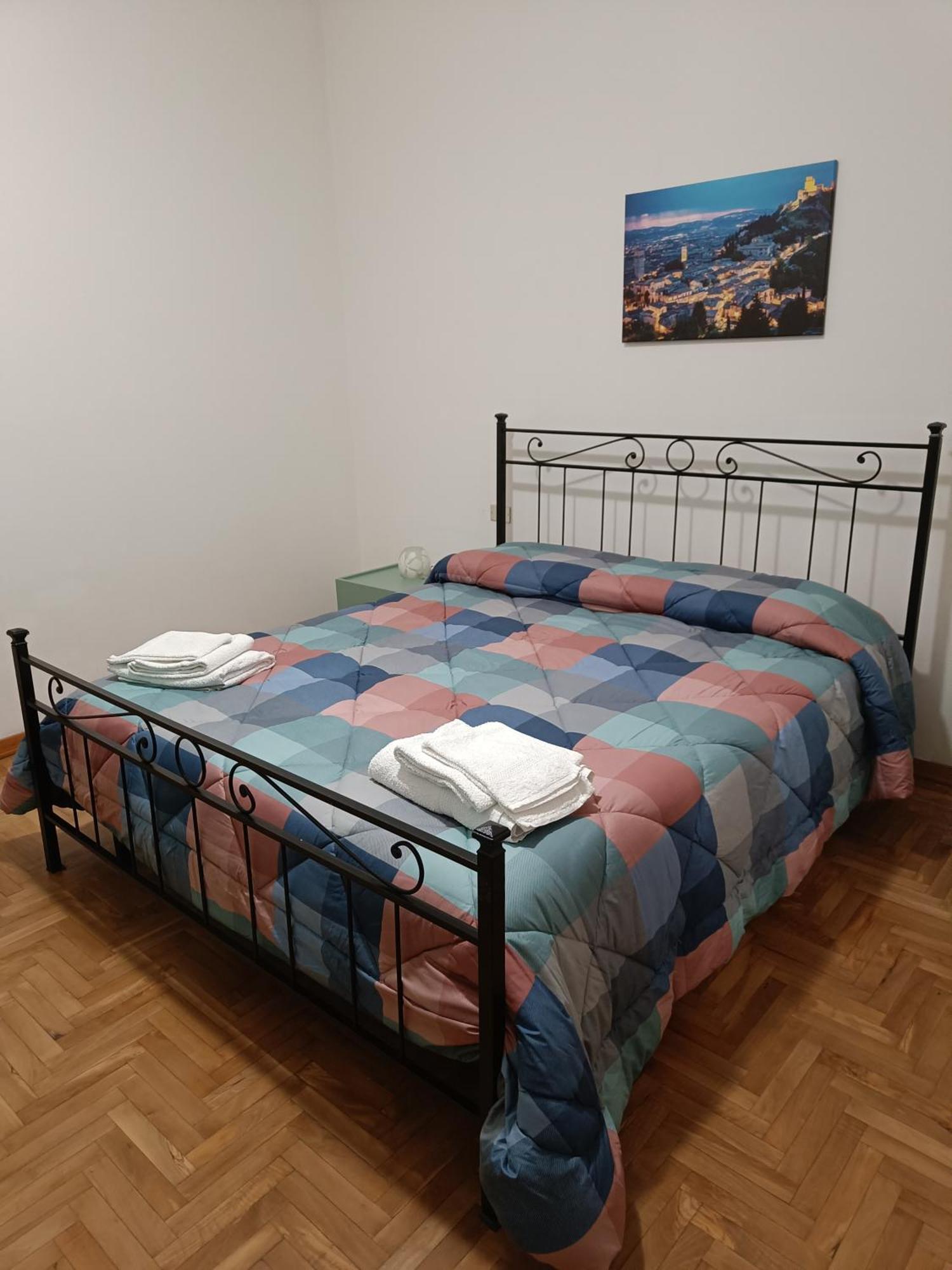Sulle Orme Di Francesco Appartamento Blu Бастия Умбра Екстериор снимка
